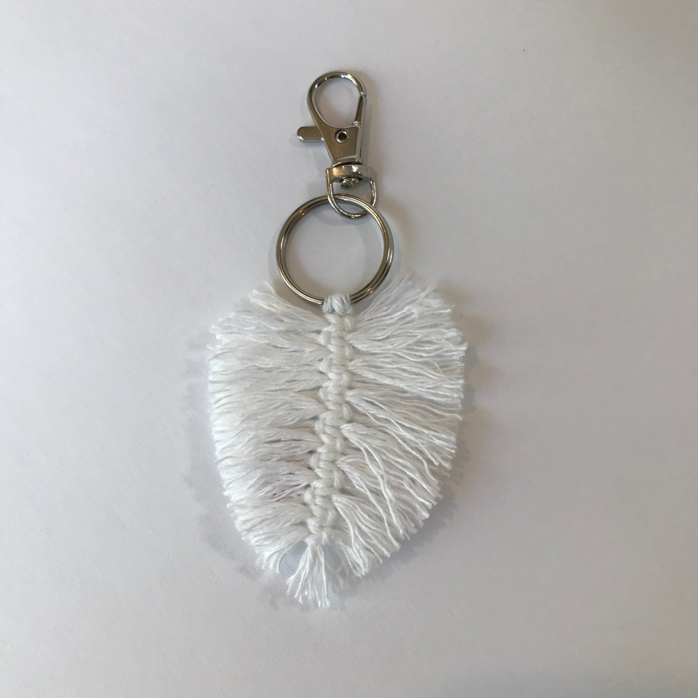 Handmade Macrame Feather Keychain - Picture 2 of 6